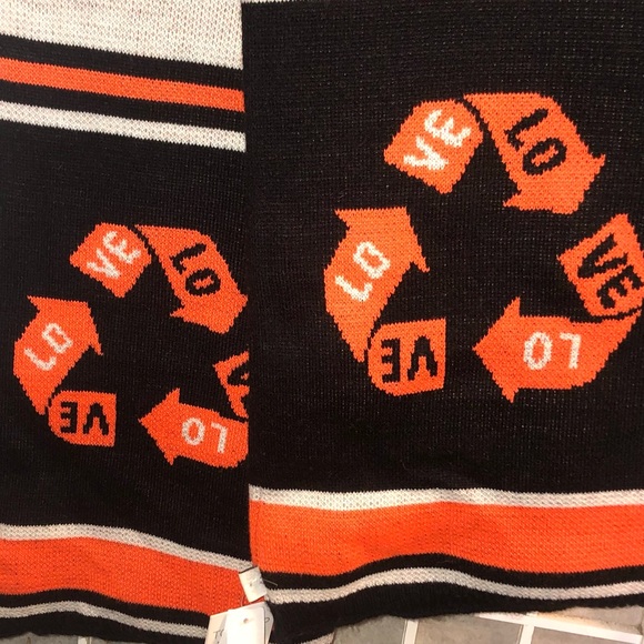 🎓TOPSHOP  Puffer Love Scarf cozy  Black Orange 72in New with Tags - Picture 7 of 12